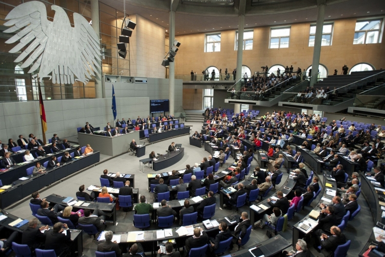 A német kormány erősítené az azonos nemű párok jogait