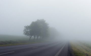 Az ország nagy részén sűrű ködre figyelmeztetnek