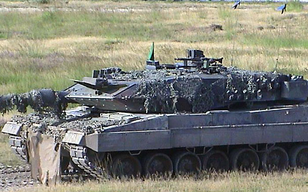 Scholz: Berlin Washingtonnal egyeztetve dönt a lengyelországi Leopard harckocsik Ukrajnába szállításáról