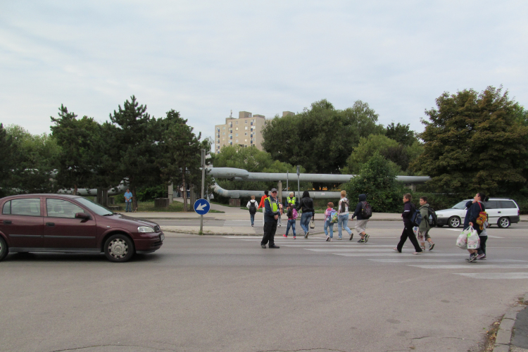 Rendőrök az iskoláknál Komárom-Esztergom megyében