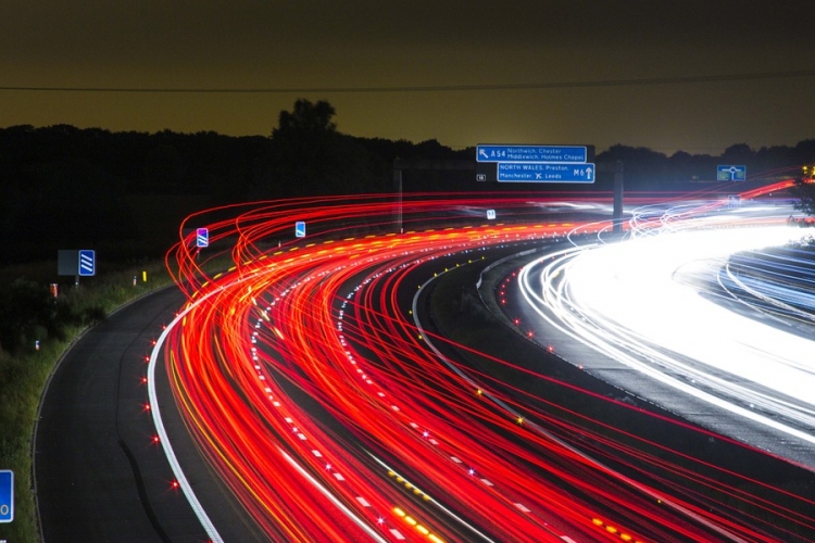 Tovább javult a közúti közlekedésbiztonság Európában, de az előrehaladás még mindig túl lassú