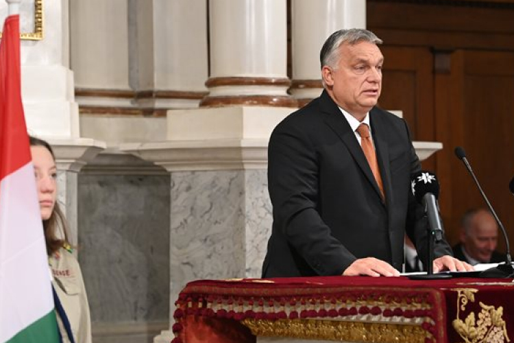 Orbán: épségben át kell vinni a hazát a túlpartra