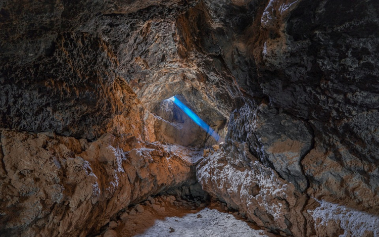 Negyven barlang várja a látogatókat a nemzeti parkokban 