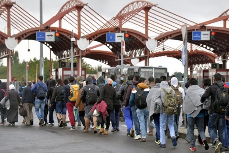 Frontex: Újra többen jönnek az Európába tartó főbb migrációs útvonalakon