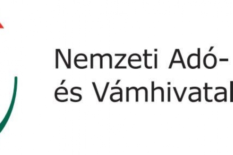 Felére csökkent a tanulmányok mellett vállalkozó kisadózók tételes adója