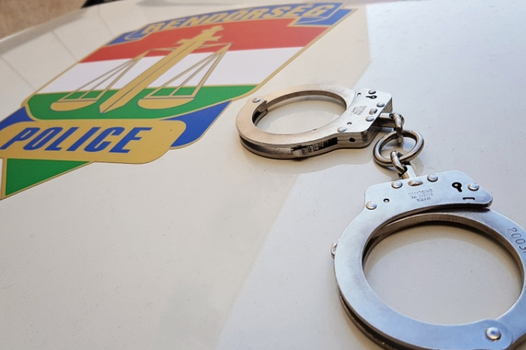 Korrupciógyanú miatt őrizetbe vettek egy rendőri vezetőt 