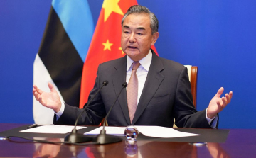 Kínai külügyminiszter: a világ nem térhet vissza a \