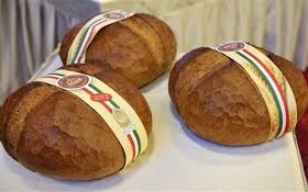 Monoron készül az ország kenyere