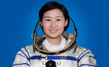 Gyermeke született Kína első űrhajósnőjének