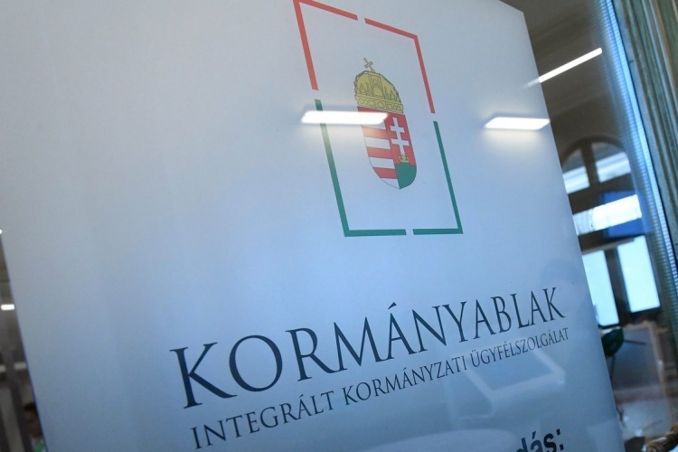 Továbbra sem szükséges a lejáró okmányok miatt kormányablakba menni