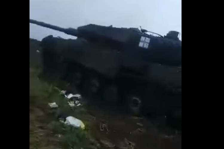 Felvételek tanúsága szerint az oroszok zsákmányoltak egy Leopárd harckocsit