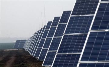 Átadták az ország legnagyobb naperőmű-parkját