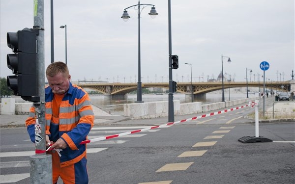 Árvíz - Az útlezárások a Volánbusz járatait is érintik