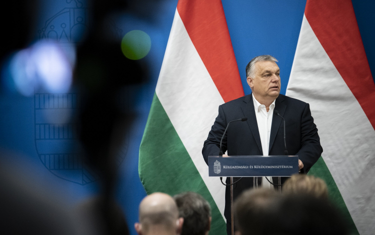 Orbán Viktor a nagyköveti értekezleten: Magyarország biztonsága az első