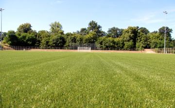 Megújult a műfüves pálya