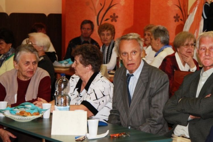 Nyugdíjasklubok Tatabánya vetélkedője 2011. 10. 25.