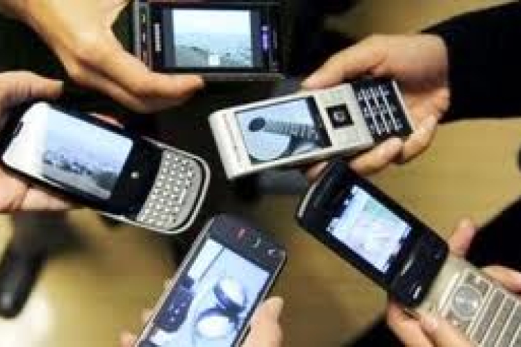 A mobilosok negyede netezik csak készülékén