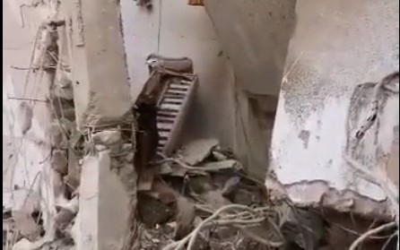 Videó Törökországból - Így jelez a magyar keresőkutya, ha talált valakit a romok alatt