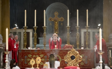 Úrnapját ünneplik ma a katolikusok Magyarországon is