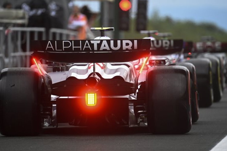 Spanyol Nagydíj - Piastri vezérletével kettős McLaren-győzelem Barcelonában