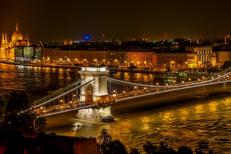 A német kormány kockázatos területnek minősítette Budapestet