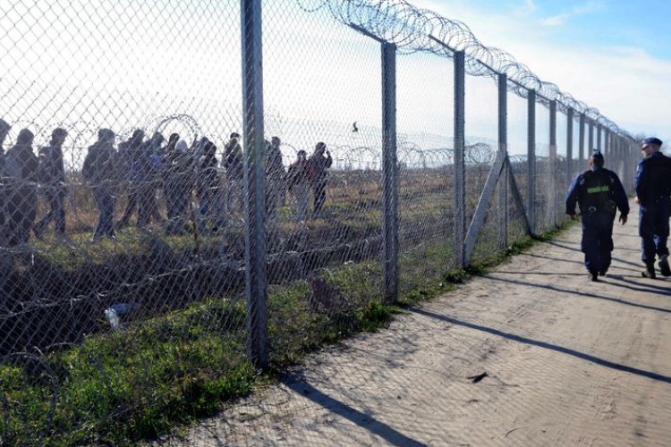 Több mint ezerhétszáz határsértő ellen intézkedtek a rendőrök a hétvégén