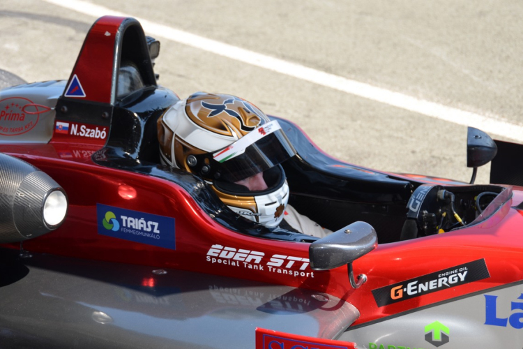 Parádés rajt után ezüstérem