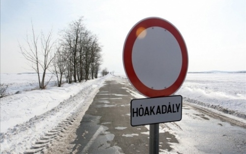 Havazás - Hófúvás miatt lezártak két mellékutat Borsod megyében