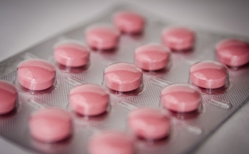Új magyar gyógyszert engedélyeztek a koronavírus kezelésére
