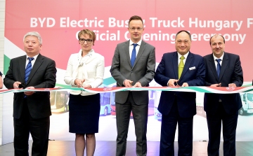 A BYD megnyitotta elektromosbusz-gyárát Magyarországon