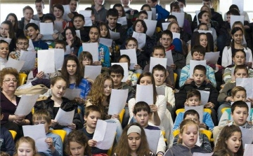 Megdőlt a versmondás rekordja a Költészet Napján