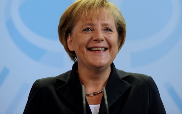 Emelkedik Angela Merkel fizetése