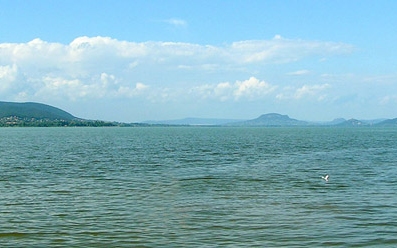 Megtalálták a Balatonban eltűnt szörfös holttestét