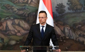 Szijjártó: Magyarország a továbbiakban sem fog fegyvereket szállítani Ukrajnának