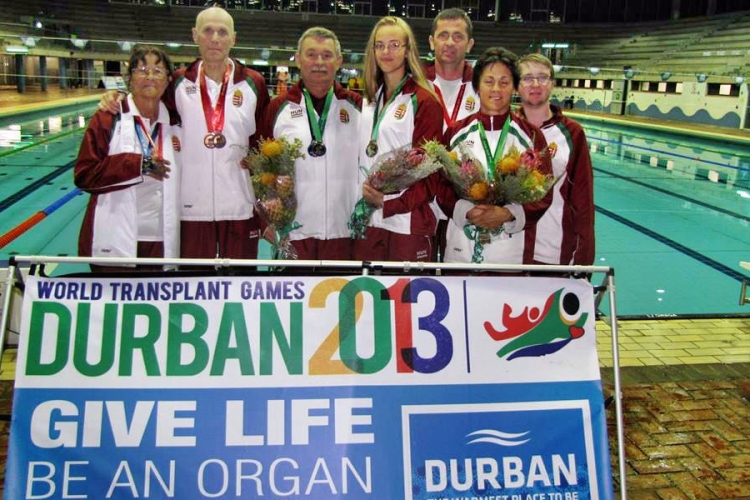Három aranyérmet is szerzett a tatabányai úszó Durbanban