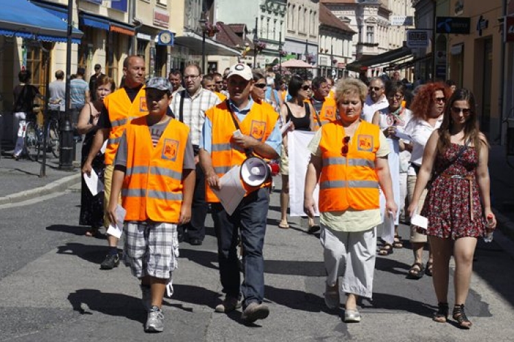 Húsipari dolgozók demonstráltak Pápán