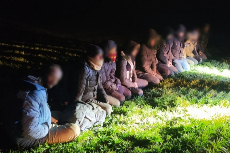 Száznál több határsértőt tartóztattak föl Csongrád megyében