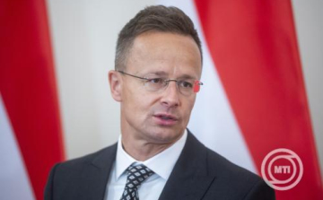 Szijjártó Péter reméli, hogy az amerikai-orosz birkózó mérkőzések enyhülést hoznak a két ország kapcsolatában