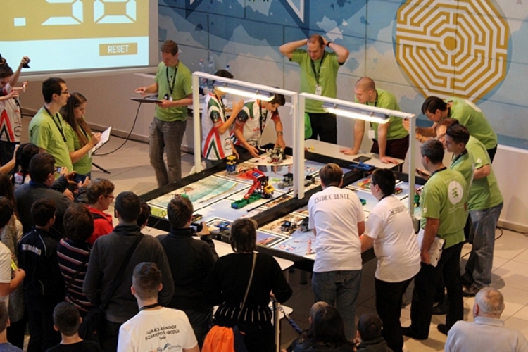Lego robotok versenyeztek az Agorában