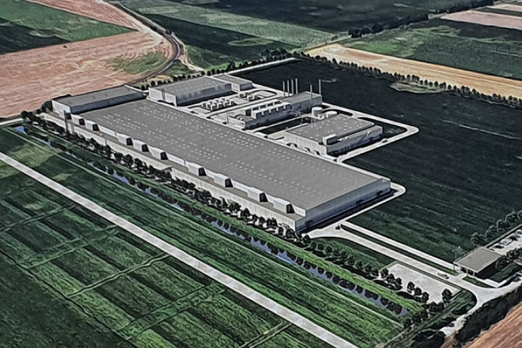 Semcorp: zavartalanul halad a debreceni gyár építése
