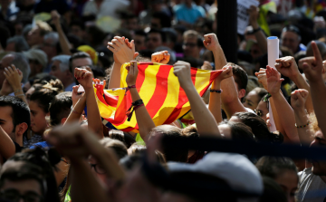 Folytatódnak az utcai tiltakozások Barcelonában