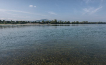 Nagyon alacsony a Duna vízállása, pótolni kell a vizet