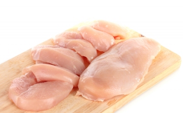 Két tonna lejárt szavatosságú csirkehúst találtak Hajdúnánáson