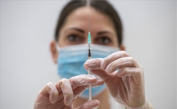Romániában áprilistól az oltóanyag ismeretében lehet majd regisztrálni a vakcinára