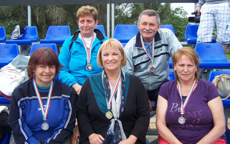 Hat érem a TVSE sportolóinak a Nemzetközi Szenior Úszóversenyről