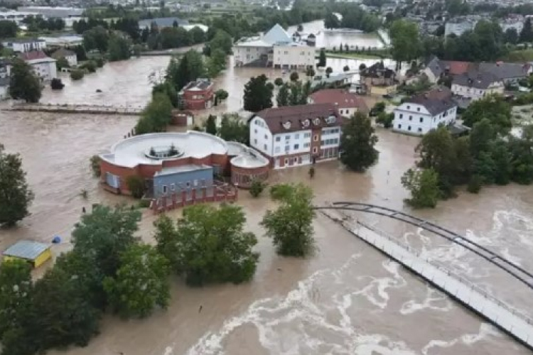 A szlovéniai árvíz károsultjainak visznek adományt az Ökumenikus Segélyszervezet munkatársai