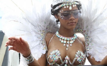 Korhatárossá teszik Rihanna klipjeit, a fiatalkorúak érdekében