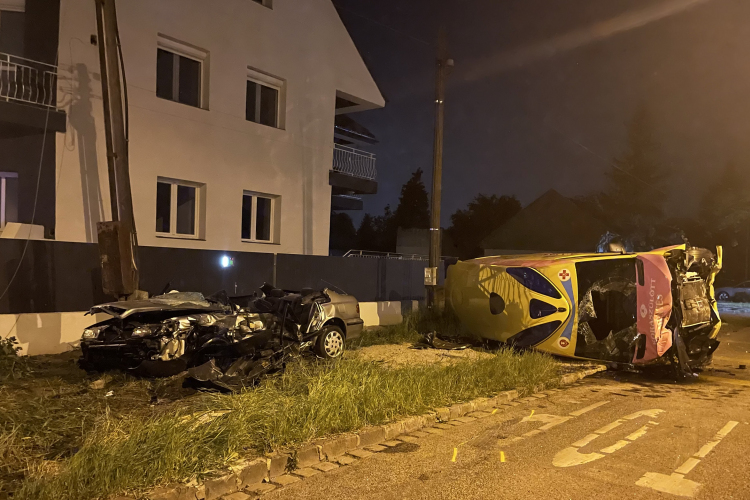 Egy ember meghalt, heten megsérültek a csepeli mentőbalesetben