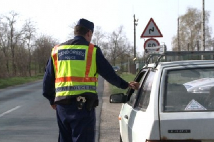 Balesetet okozott a járművezetéstől eltiltott férfi.