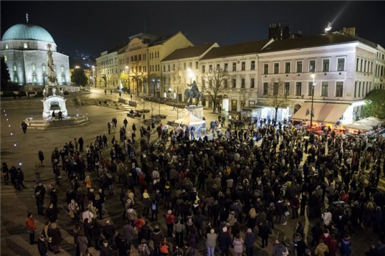 A közfelháborodás napja